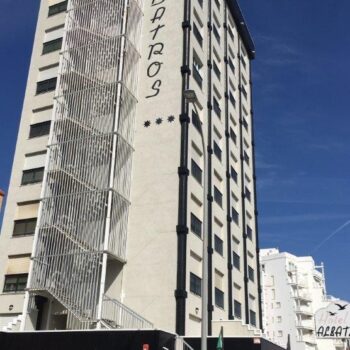HOTEL fachada1